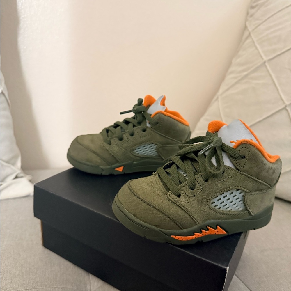 Jordan Retro 5s : Toddler sz 8C - Picture 2 of 5